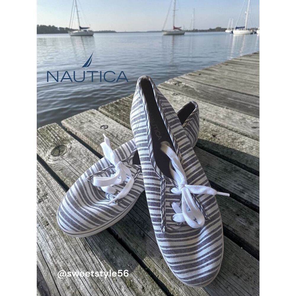 NAUTICA Black And White Striped Sneaker lace up chambray canvas shoe size 8.5